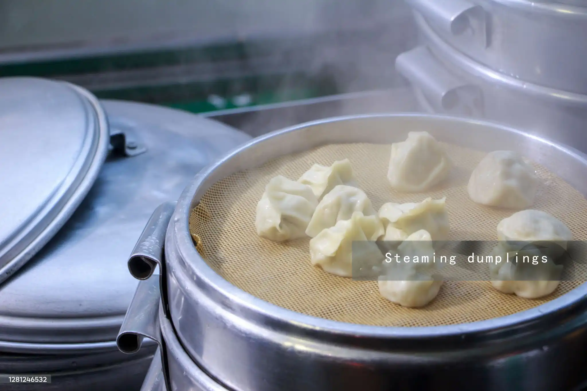 pandis fumantia reddimus pandis fumantia reddimus