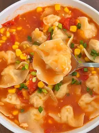 Pork and scallions dumplings 